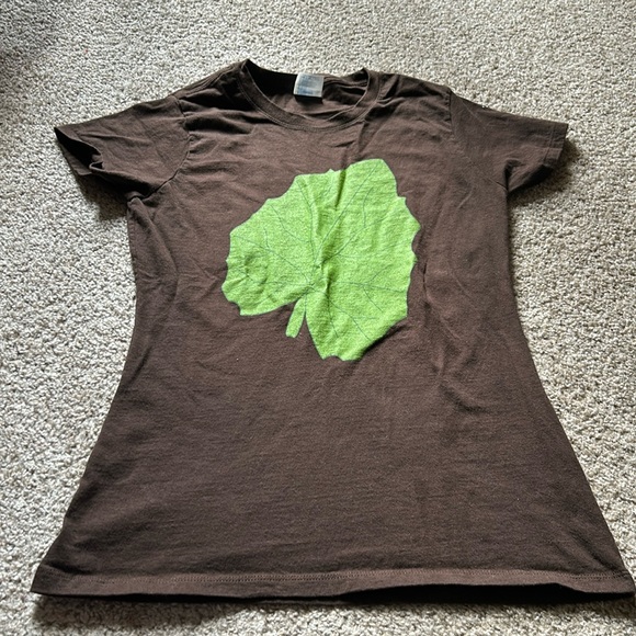 Tops - Women’s Leaf Tshirt Size XS